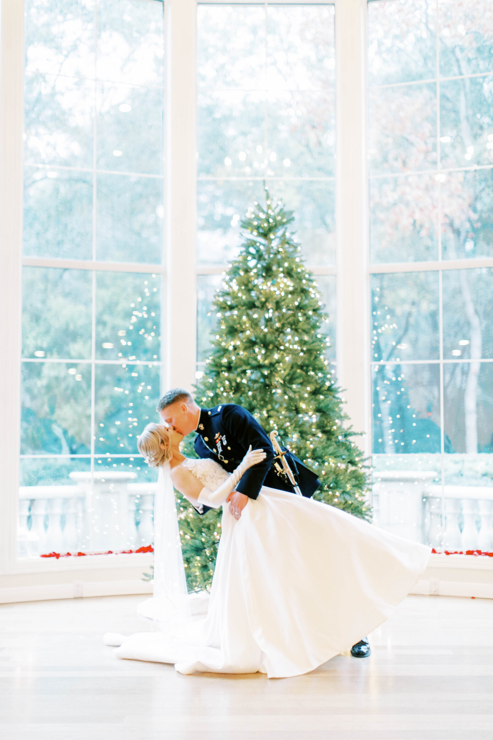 Holidays Wedding Guide