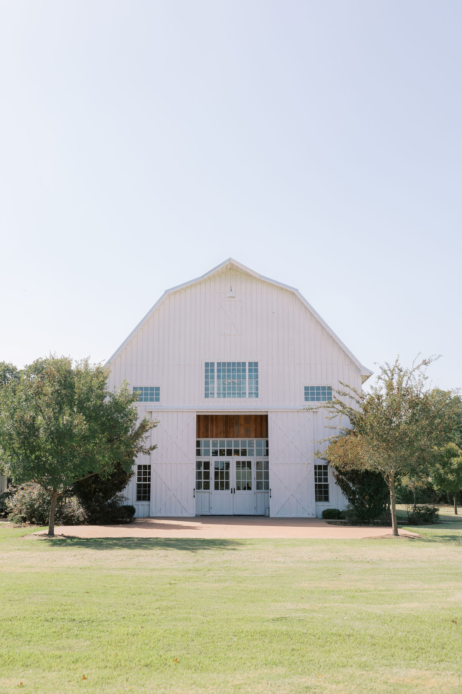 The White Sparrow Barn Dallas Wedding Venue Farmhouse DFW Wedding Venue