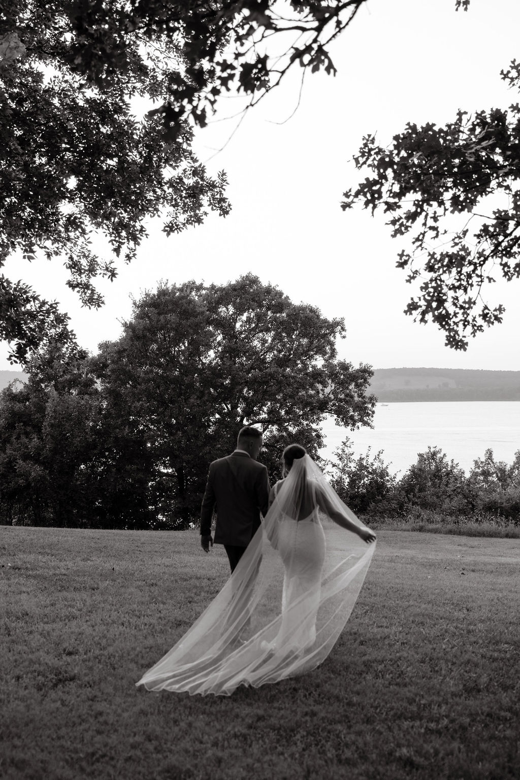 The Springs in Tulsa Tulsa Wedding Venue Oklahoma Wedding Venue Waterfront Venue Fall Wedding Inspo Best Venue in Oklahoma