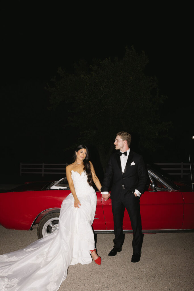 Best wedding venue in DFW Manor wedding venue Mansion wedding venue Stress-free wedding planning blog The Springs in Weatherford